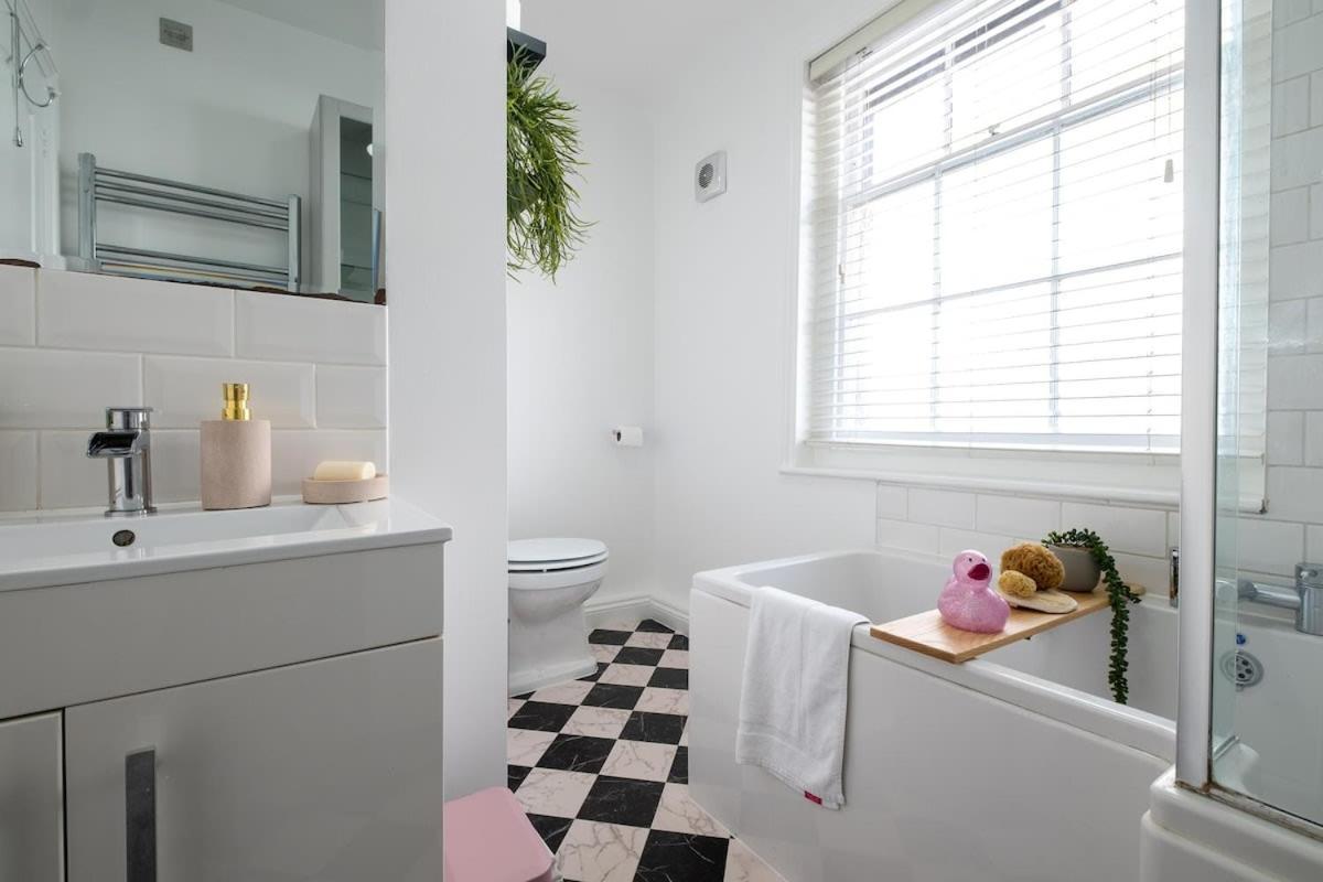Host & - Olde Place Holiday home Brighton